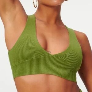 Good American DARTED BUST SWEATER